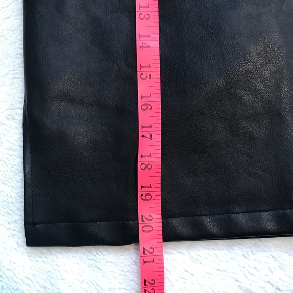 Accomplice Vintage Black Faux Leather Skirt Hot Goth Wednesday Vibe Size 7 - Picture 4 of 6